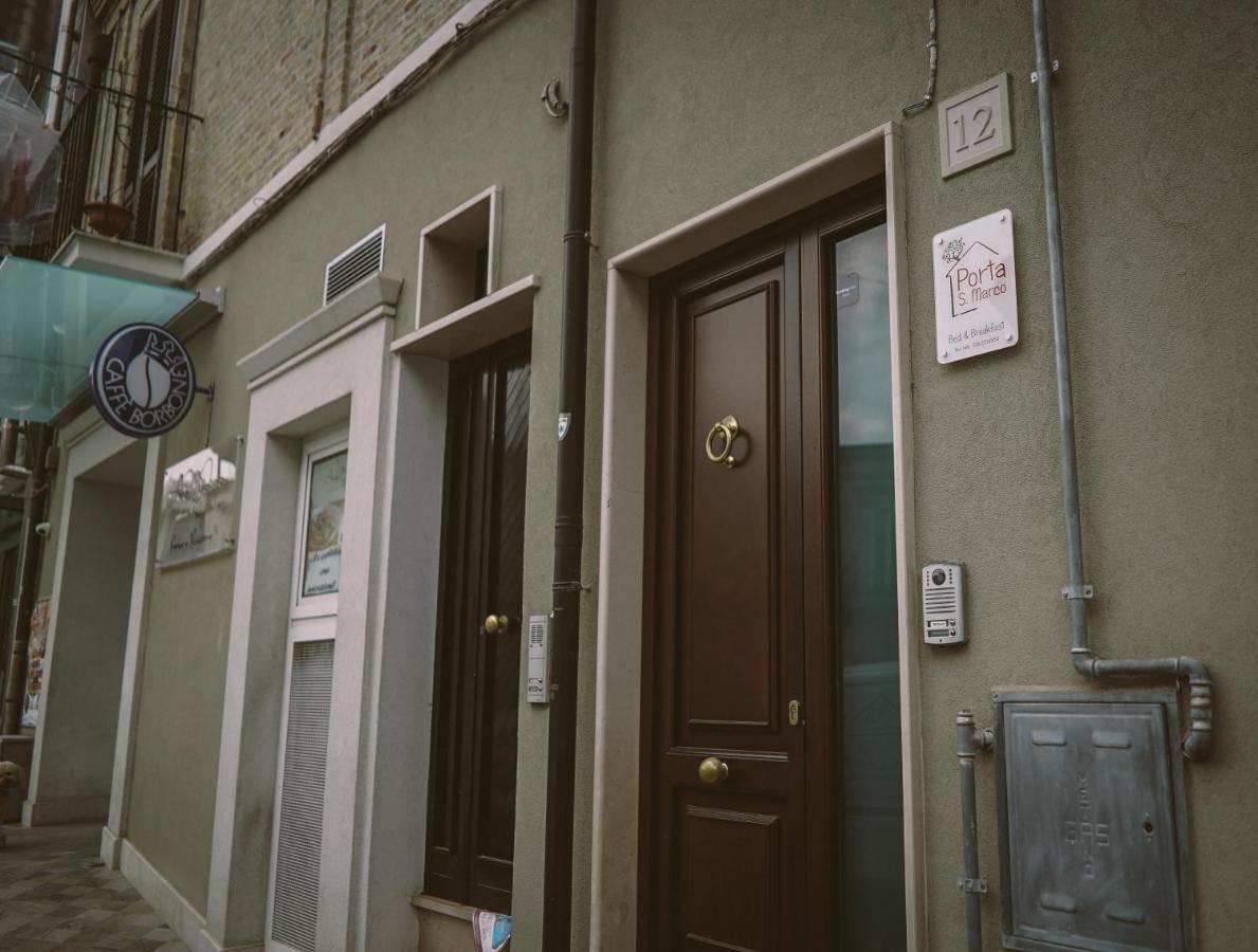 סן סברו B&B Porta San Marco מראה חיצוני תמונה